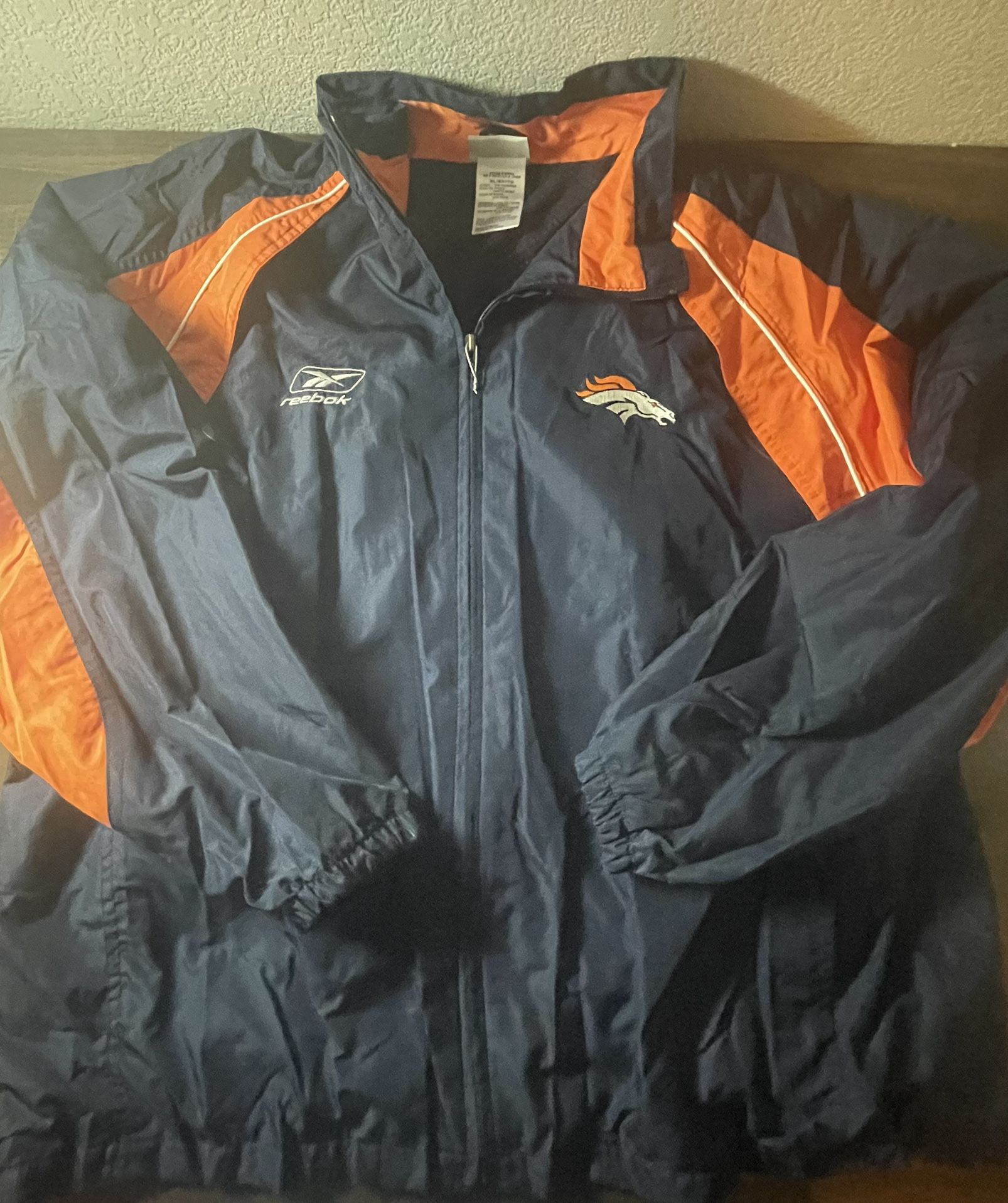 Reebok Denver Broncos NFL Zip up Jacket  windbreaker XL