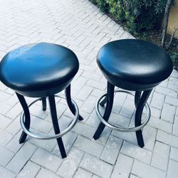 24” Counter Height Cheyenne Home Furnishings Swivel Bar Stool