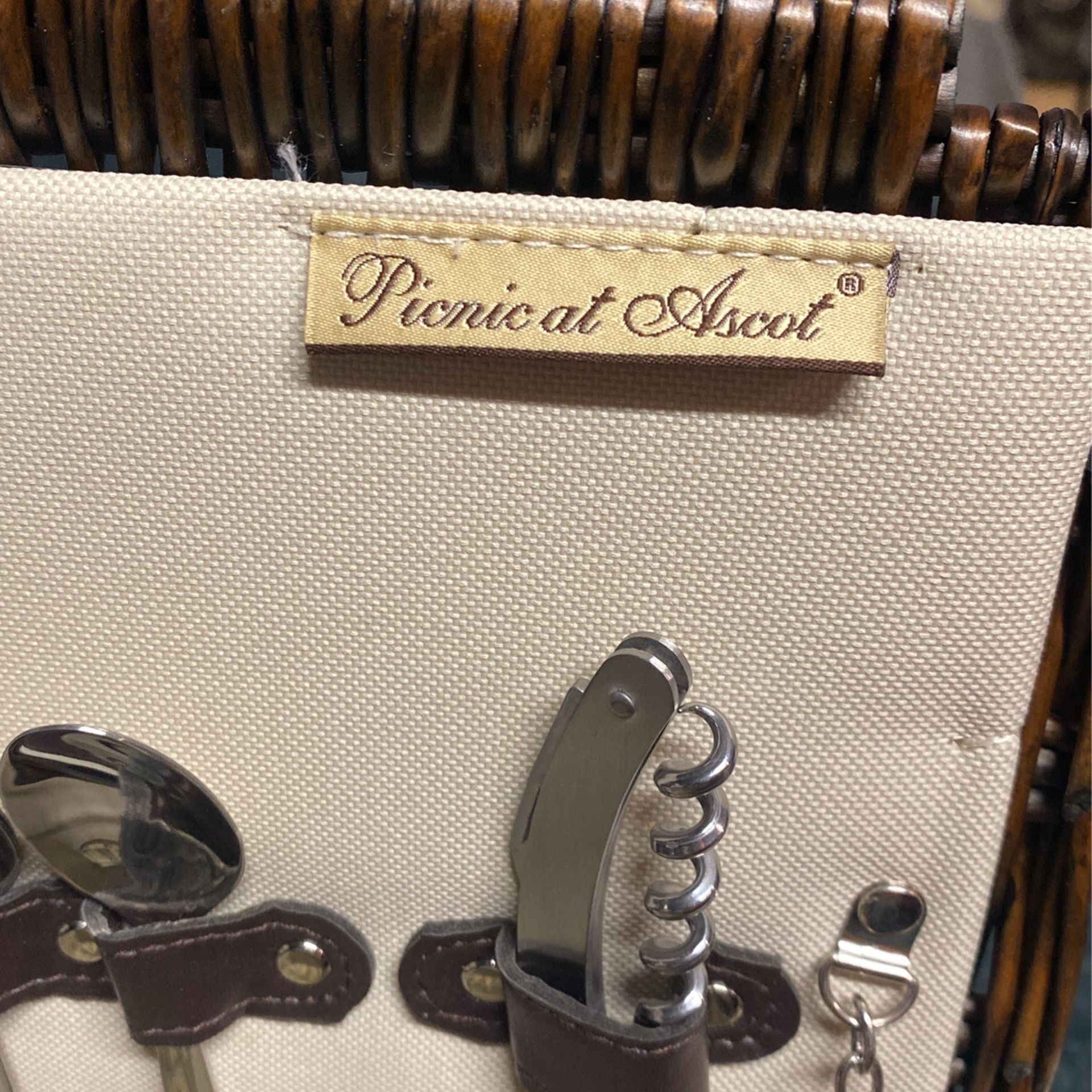 Picnic At Ascot, Picnic Basket Set
