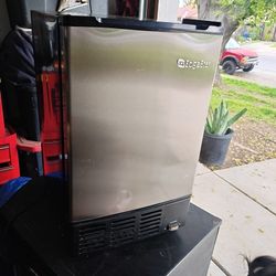 Ice Maker 
