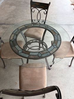 Sturdy 4 person dinning table