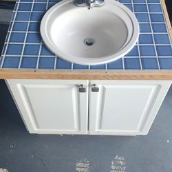 Bath Vanity  30 Inch Comes With A Top And Sink