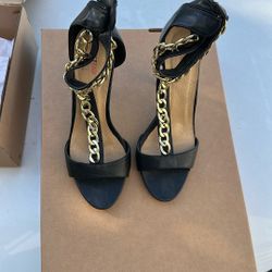 Gold Chain Pumps!