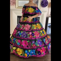 BRAND NEW Mexican Dress, Crinoline Included