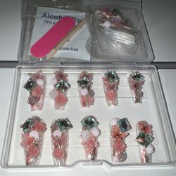 Beautiful Handmade Press On Nails 