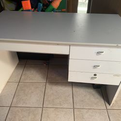 Free Desk 