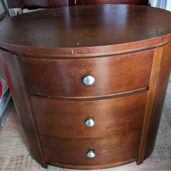 2 Bedside Tables 
