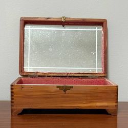 Vintage Pilliod Swanton Ohio Cedar Wood Jewelry Trinket Latch Box Chest