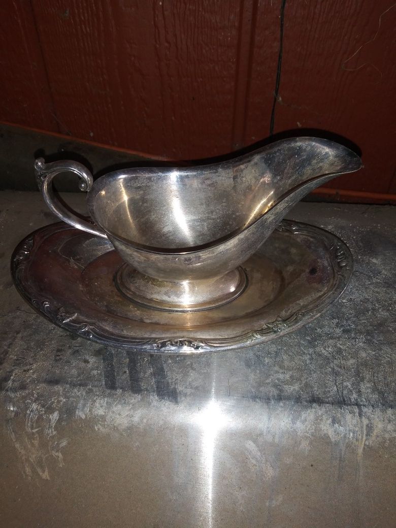 Silver plated gravy dish or all my sikverware for 100