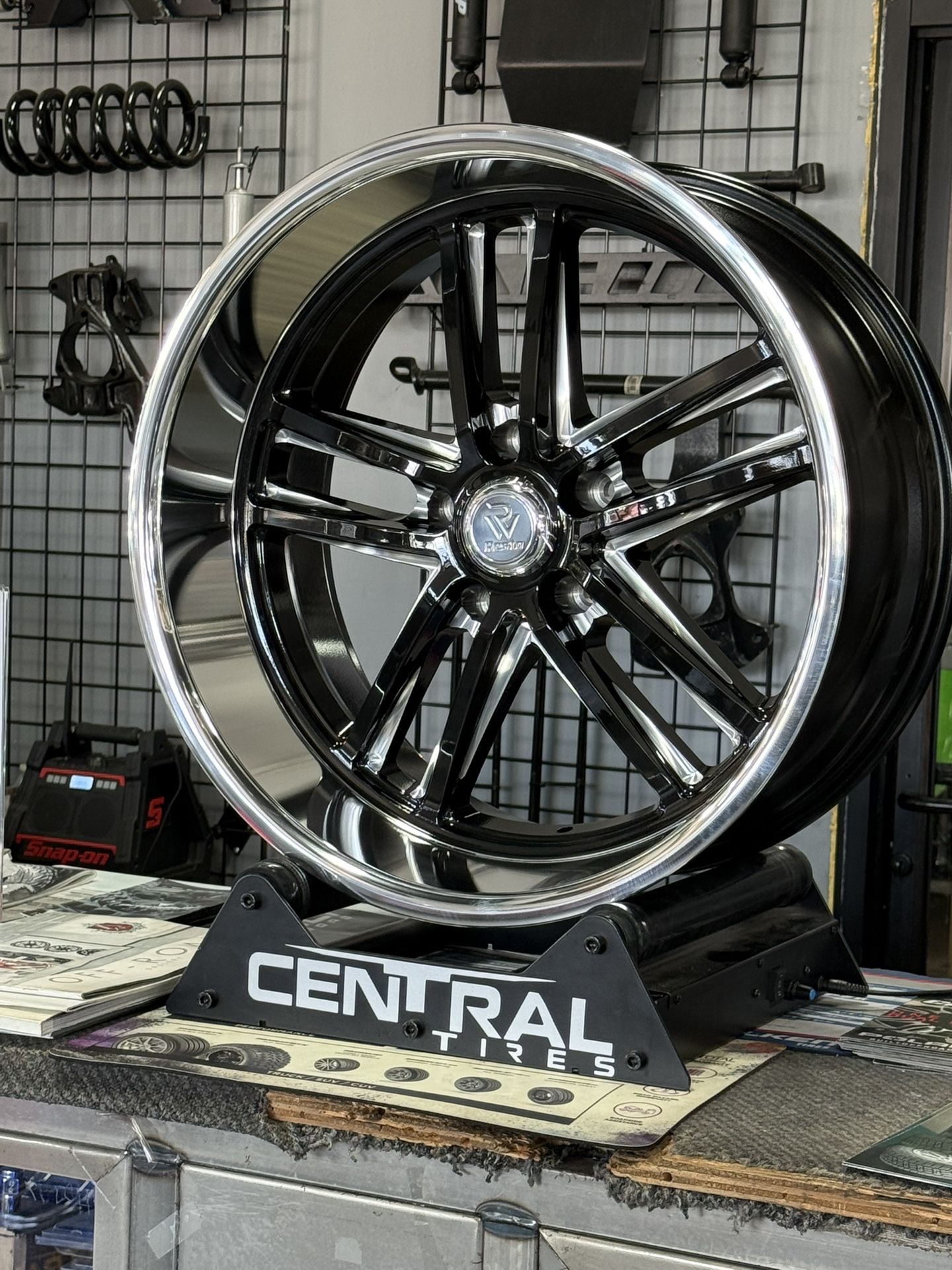 RESTO WHEELS. 20x8 FRONT 20X9.5 REAR GLOSS BLACK/MILLED💥IN STOCK- SAME SAY iNSTALL!!!💥EASY PAYMENT OPTIONS AVAILABLE 💥