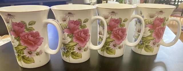 Grace's Teaware Rose Bone China Trumpet Mugs Set 4