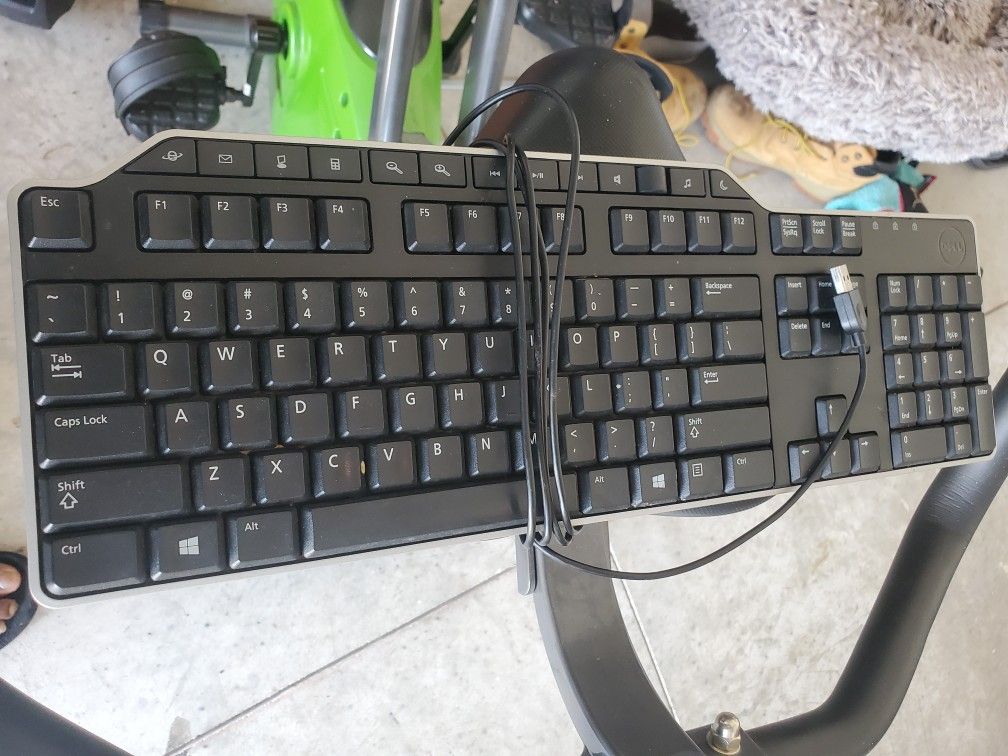 MOUSE,KEYBOARD AND SOME LAPTOP CHARGERS