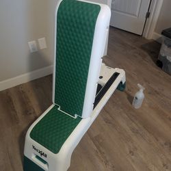 HOME WORKOUT BENCH - LIKE NEW! 