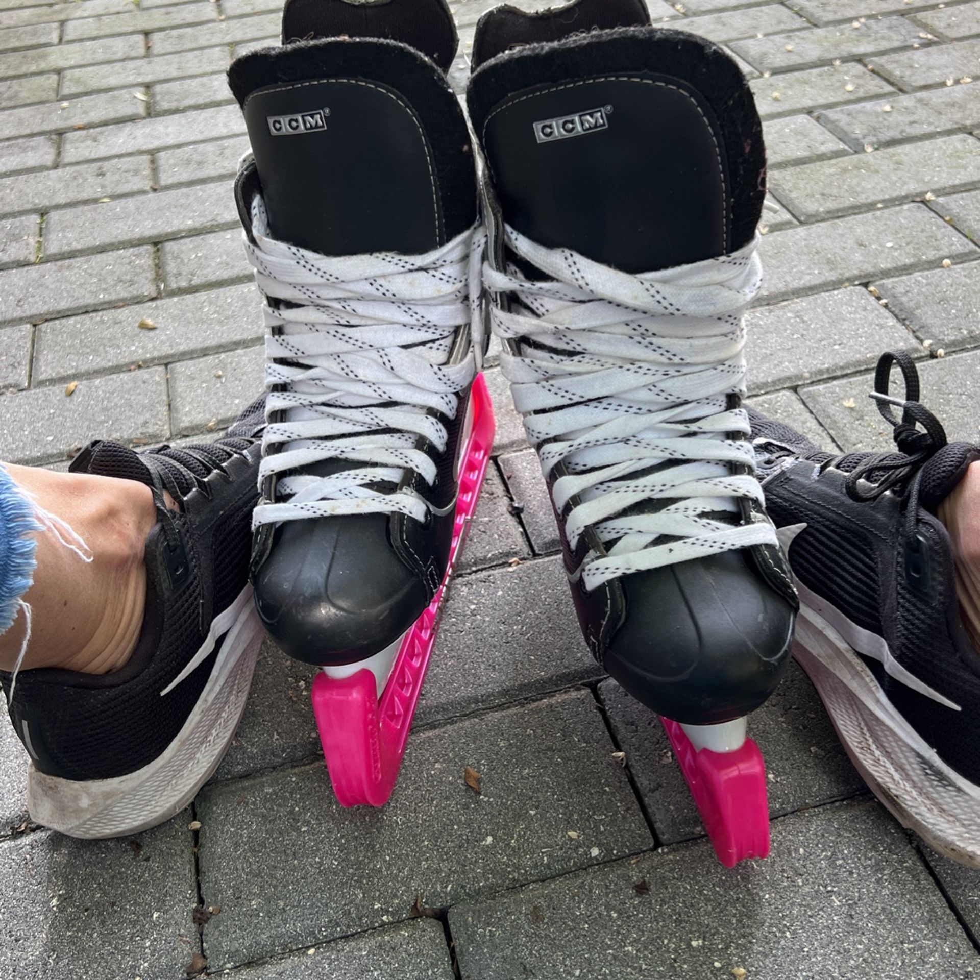 Youth skate size 5 Great condition