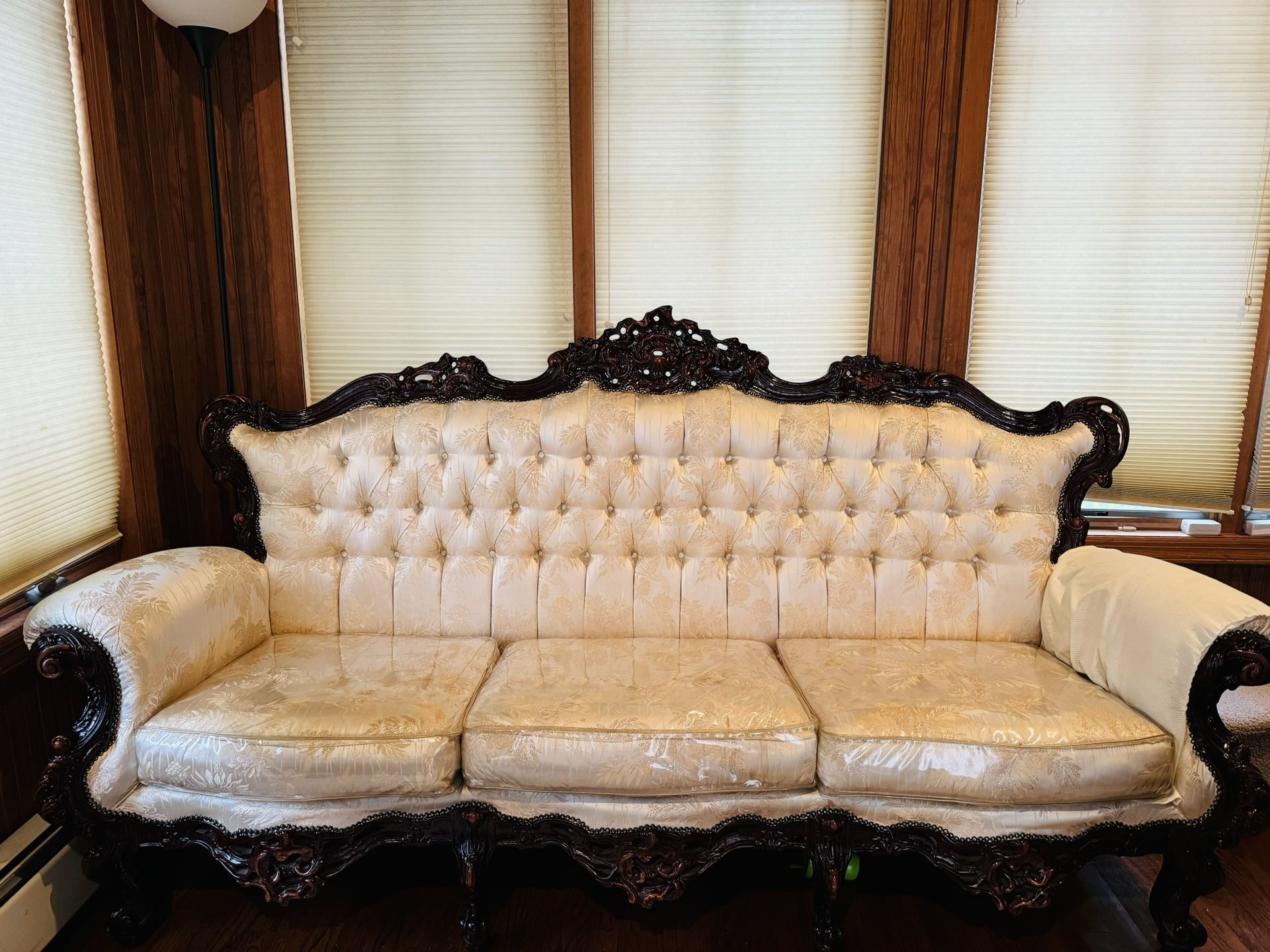 Vintage Victorian Sofa – Excellent Condition!