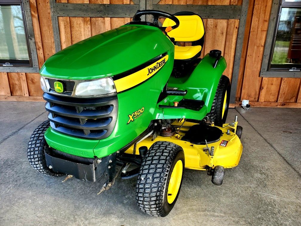 John Deere X500 Lawn Tractor/Mower