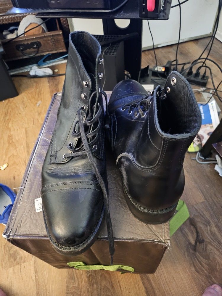 Size 13 Black Thursday Leather Boots Captain