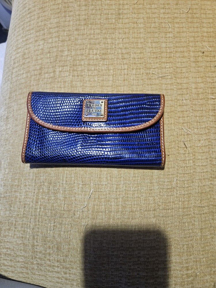 NWOT DOONEY & BOURKE ROYAL BLUE EMBOSSED LEATHER LONG WALLET