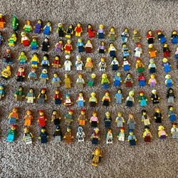 113 LEGO MINIFIGURES
