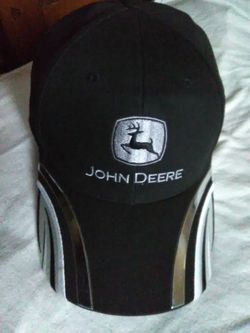 JONH DEERE HAT SNAPBACK BRAND NEW
