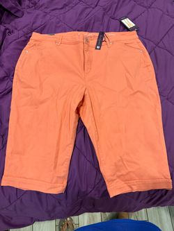 Gloria Vanderbilt’s All-Around Slimming Effect Coral Bermuda Shorts.