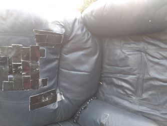 Free massaging recliner