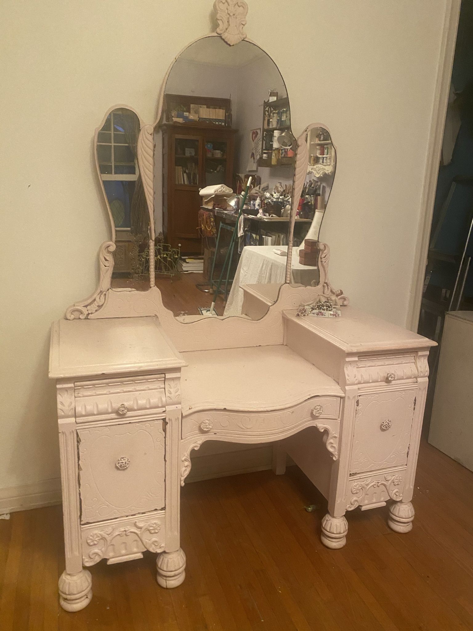 Beautiful Vintage Pink Vanity 46 w 20 d 68 h