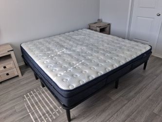 Perfect Sleeper king size mattress by Serta