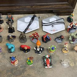 Lot of 24 Disney Infinity Figures and 2 Portals for Xbox 360