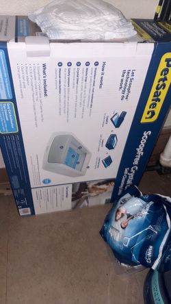 Self cleaning litter box