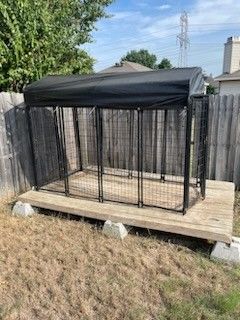 Dog Kennel & Platform