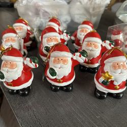 9 Vintage Santa’s 