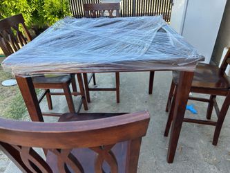Mesa con 4 cillas