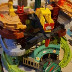 Thomas The TRAIN Train And Crain Tower