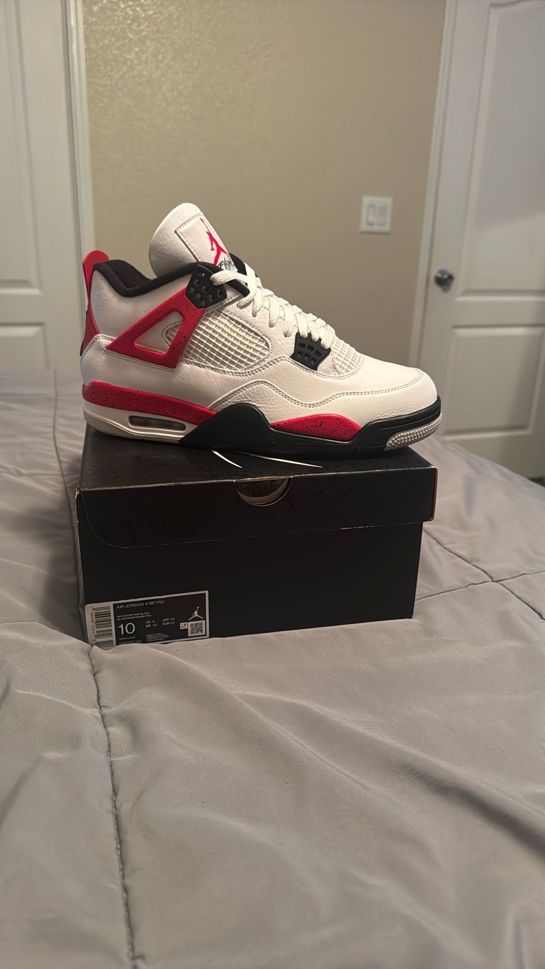 AIR JORDAN RETRO 4
