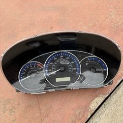 OMETER GAUGE CLUSTER 2011-2013 SUBARU FORESTER 119765 MILES.