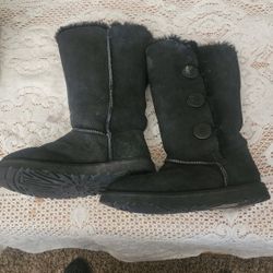 Black UGGs Size 7