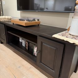 MINT CONDITION! Bassett Solid Wood TV Stand / Credenza - Handmade Homestead