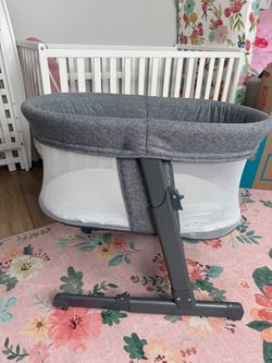 Baby Bassinet with Mesh Sides and Stand