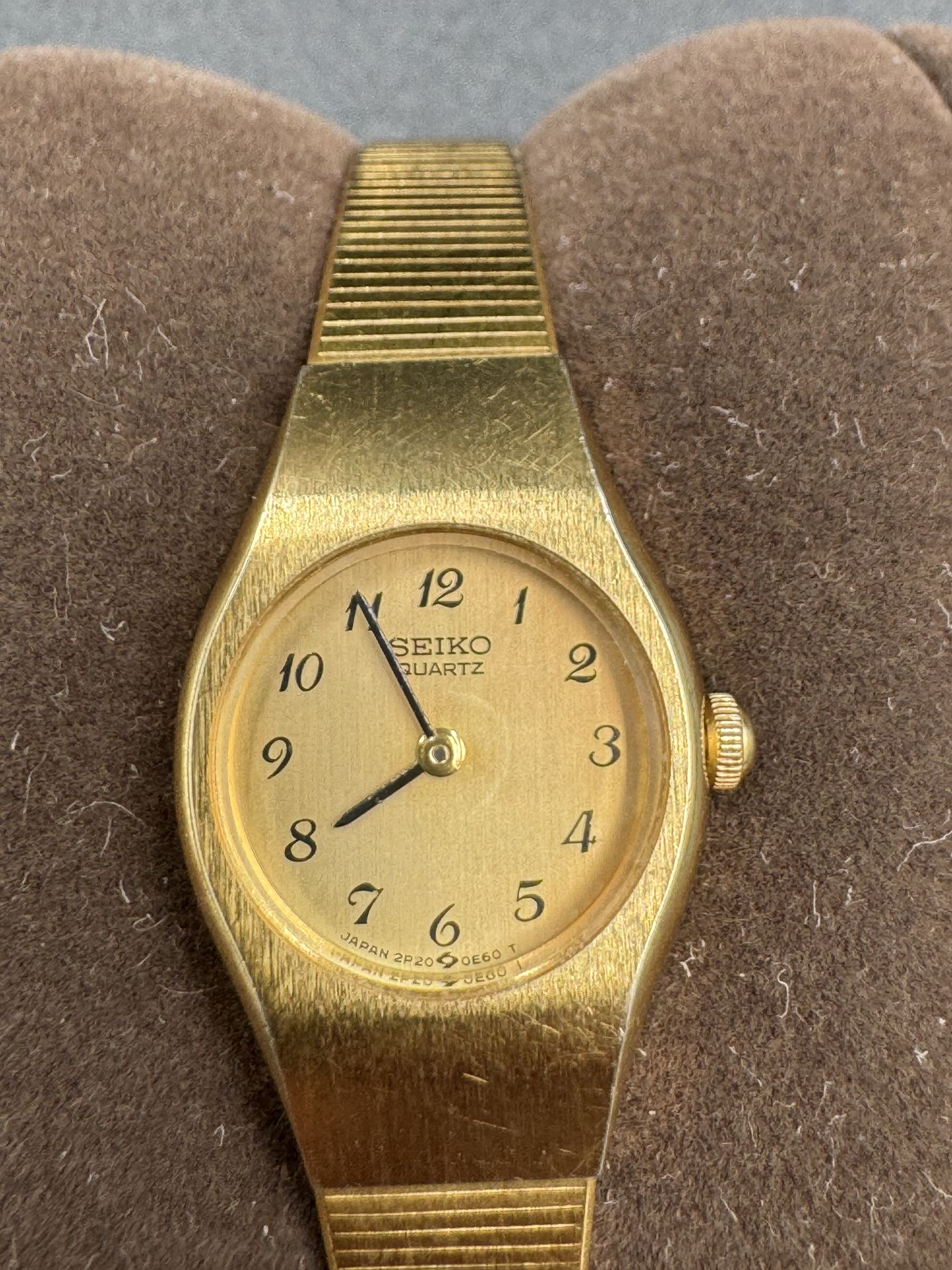 Seiko Quartz Dress Watch Women 2P20-0A89 Gold Dial & Band New Batttery Works VG+