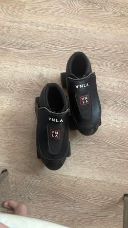 Vanilla skates aluminum bearings, used wheels selling skates to buy different ones