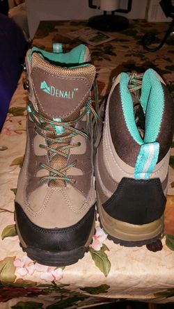 Botas para la lluvia y frio.