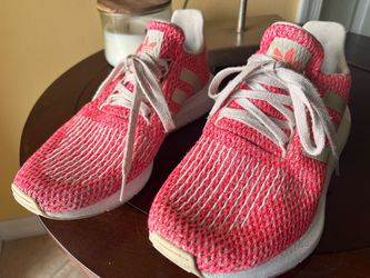 Adidas women Swift Run 8.5