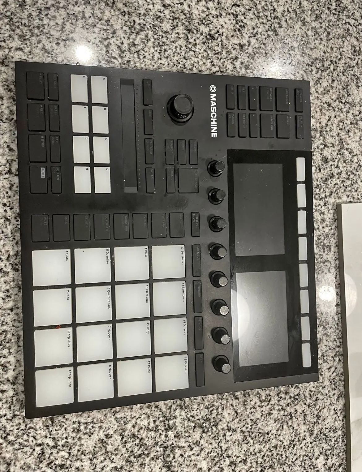 Native Instruments MASCHINE MK3 Drum Machine