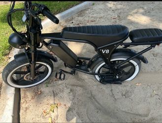 V8 Electric Moped-Style Fat Tire Ebike