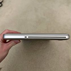 Apple MacBook Pro 13”  i7 8GB 128GB