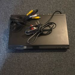 DVD / Blu-ray Player With Av Cables Included