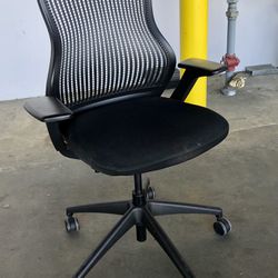 Office Chair ✨👌 Knoll