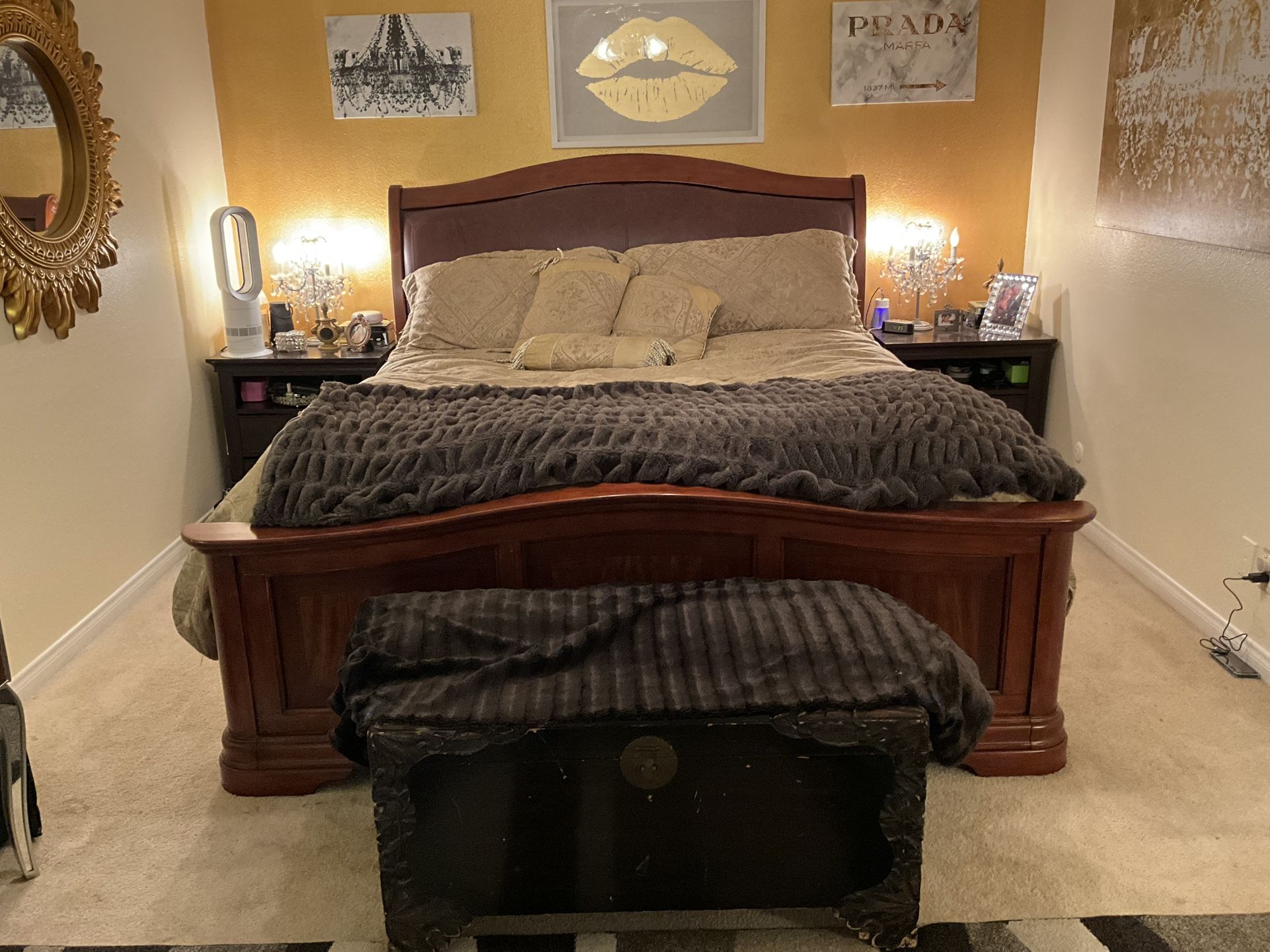 Wood King Bed, 2 Matching Nightstands