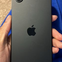 IPHONE 16E (CARRIER LOCKED)